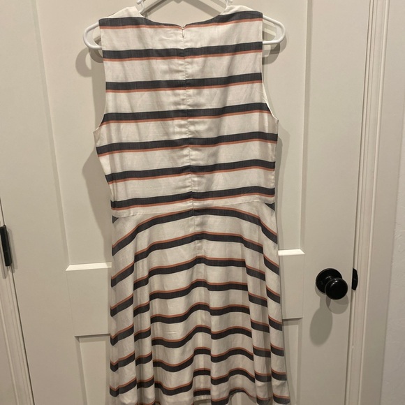 209 WST 38 Street Dress Size 6 Like New - Picture 4 of 7